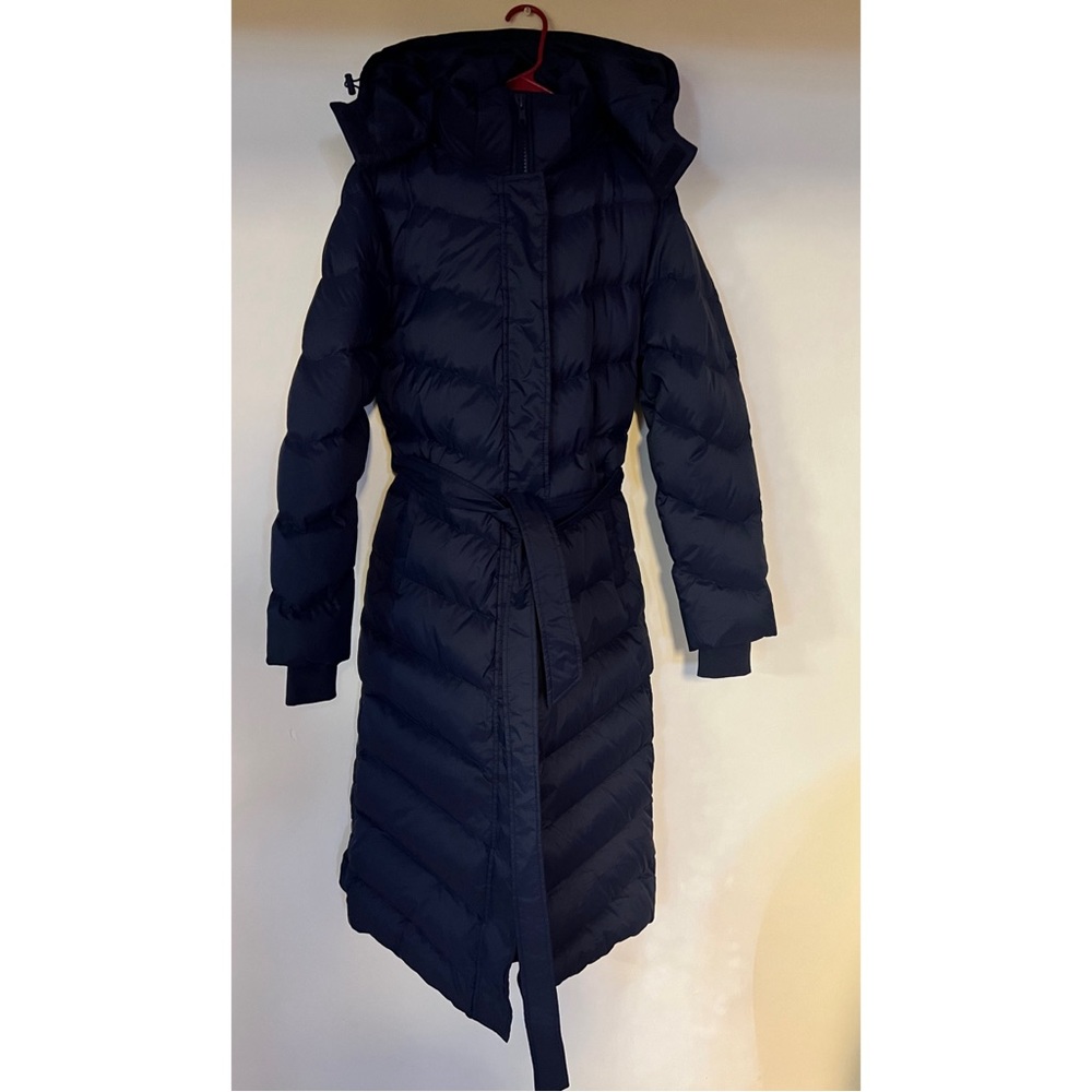 Sz S Alaska Airlines long Puffer Jacket